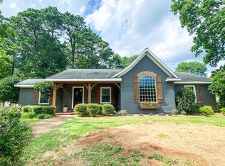 704 W Walnut Ave, Dalton, GA 30720