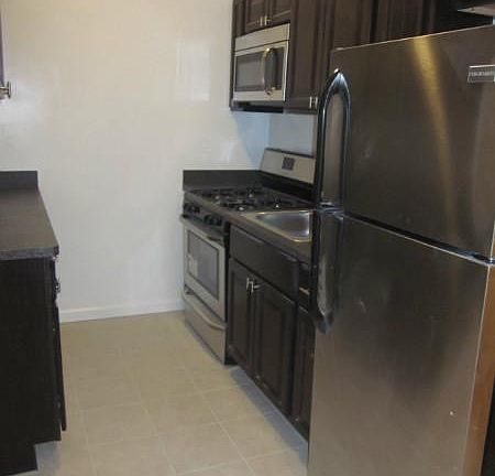 4th image of 4308 40th St APT 3A