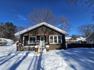 304 W 3rd St, Buchanan, MI 49107