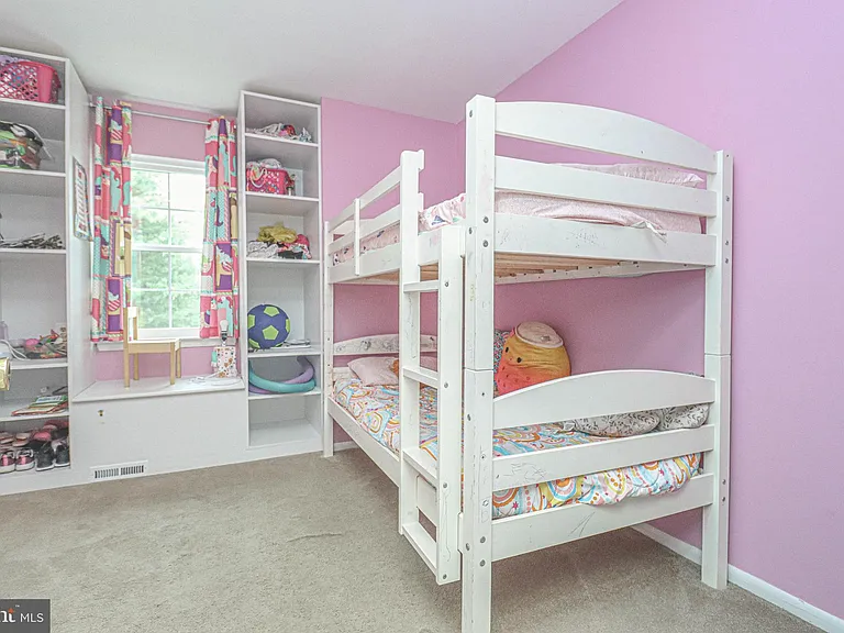 2426 Vineyard Ln — Photo 25