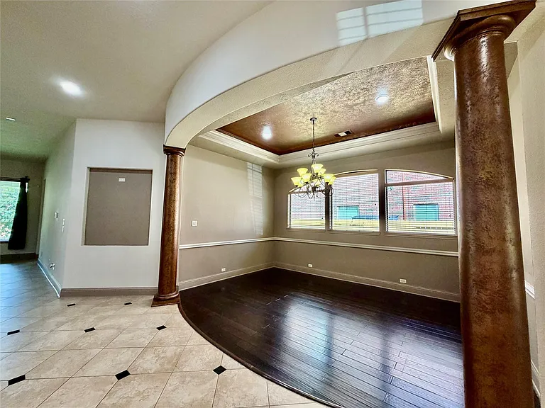 6223 Duke Trail Ln — Photo 5