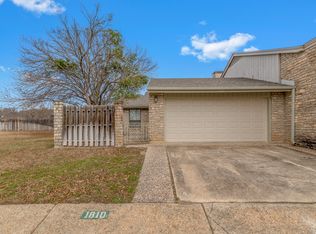 1810 Woodstone, Kerrville, TX 78028