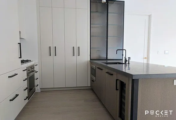 Rented by PocketBroker Inc | media 25