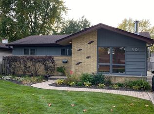 912 N Craig Pl, Addison, IL 60101