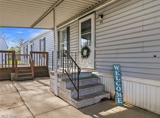 605 Sugar Pines Dr SW, Warren, OH 44481