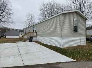 110 Maple Dr #74, Mankato, MN 56001