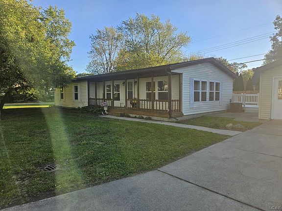 3rd image of 3562 Meadowcrest Dr