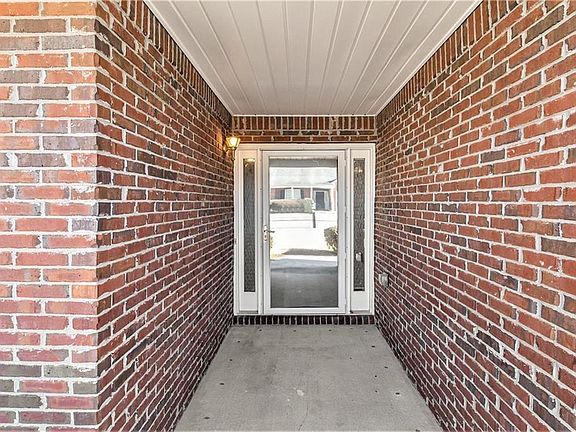 3rd image of 741 Jacoby Dr