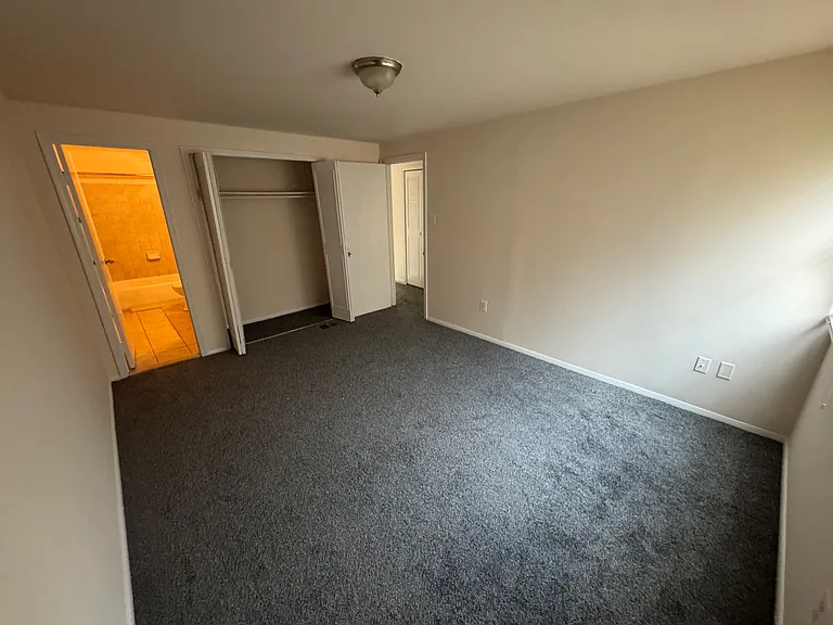 9924 Mallard Dr — Photo 4