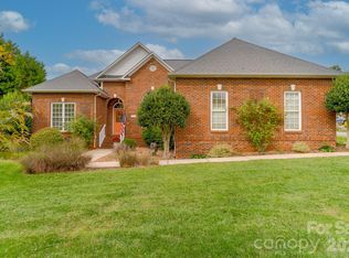 811 4th St NE, Conover, NC 28613