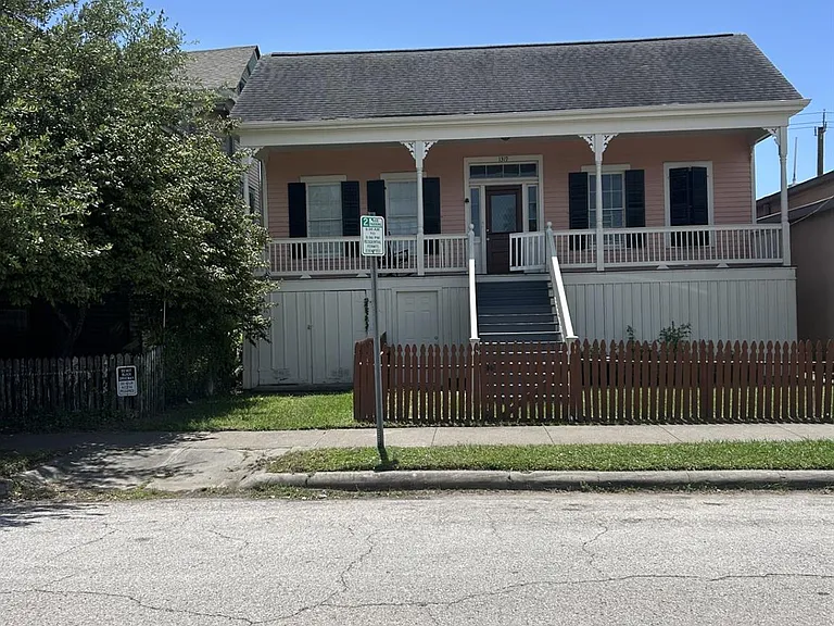 1319 Postoffice — Photo 2