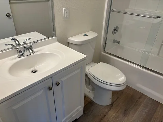 One Bedroom One Bath - $2,195/month - Prime West LA - Barrington and Pico — Photo 10
