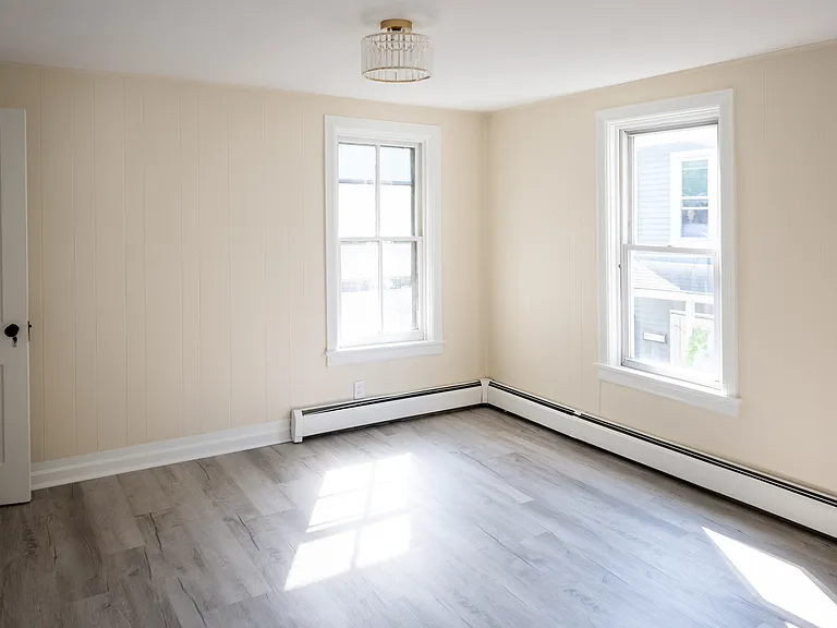 307 S Baltimore St — Photo 13