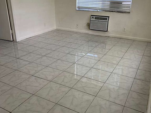 2nd image of 700 NW 3rd Ave APT 8