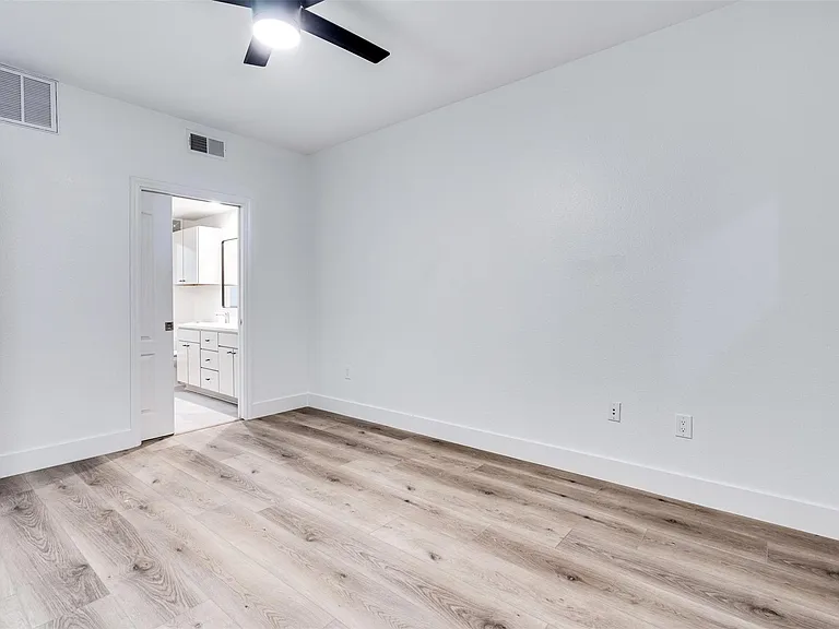 2505 San Gabriel St #600 — Photo 28