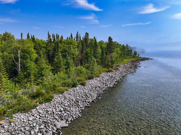 188 Stonegate Rd, Hovland, MN 55606