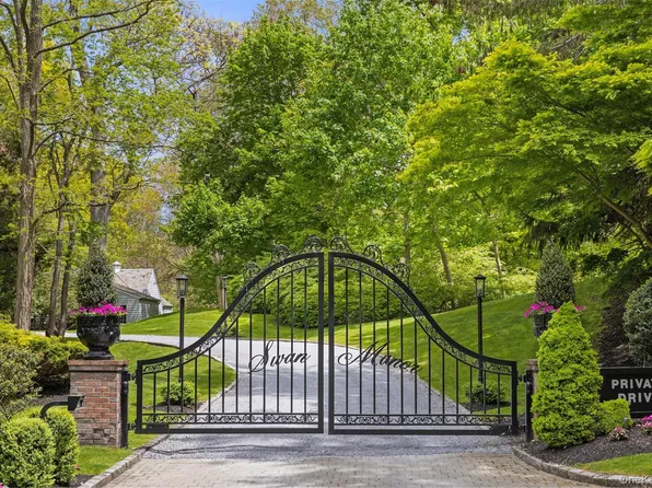 1 Swan Place, Nissequogue, NY 11780