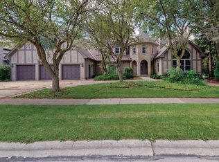 624 Robinwood Ct, Wheaton, IL 60189
