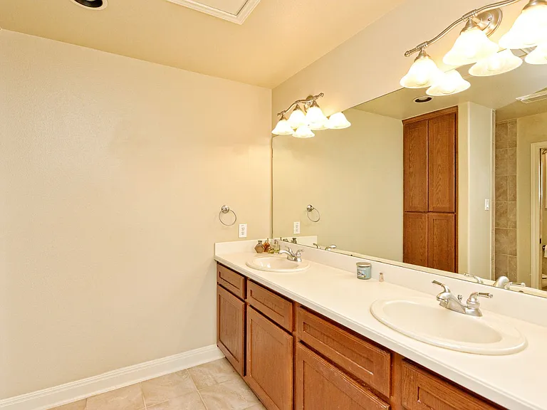 1908 Kahala Sunset Dr #H — Photo 11