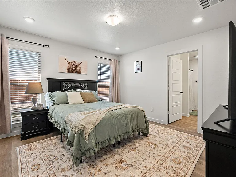 2156 Langford Ave — Photo 9