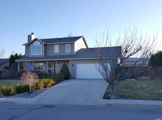 2434 Highland View Dr, East Wenatchee, WA 98802