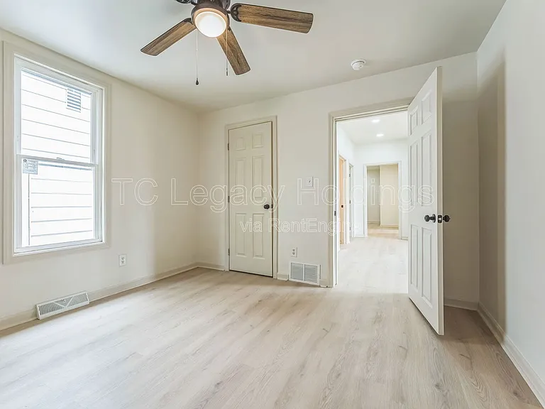 421 Walnut Ave — Photo 24