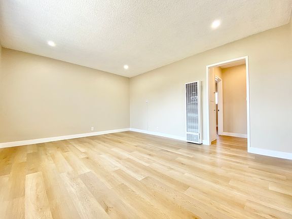 3rd image of 4024 W 135th St