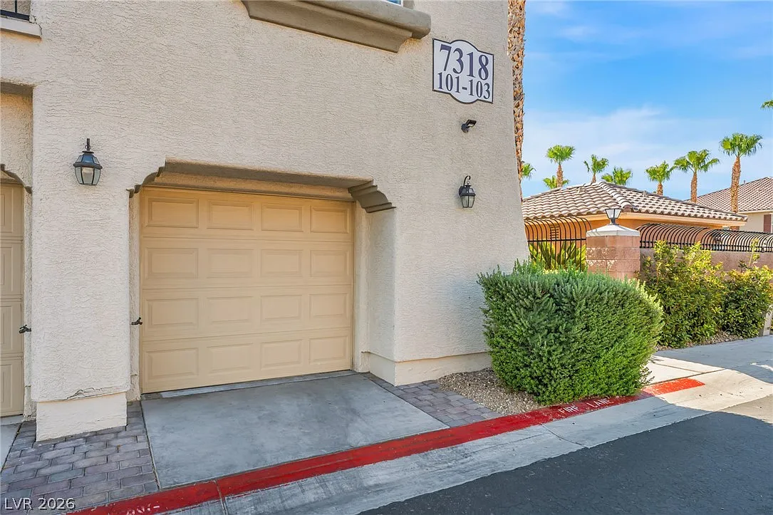 2 bed, 2.0 bath, 1157 sqft, $1,950 — Photo 4
