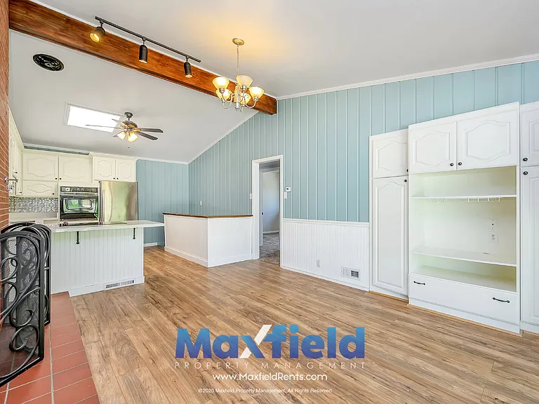 2139 E 1300 S — Photo 14