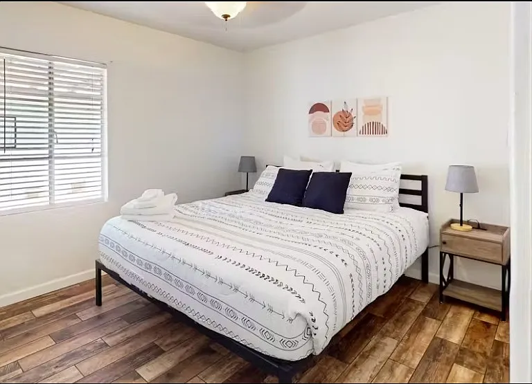 15 W Mission Ln — Photo 9