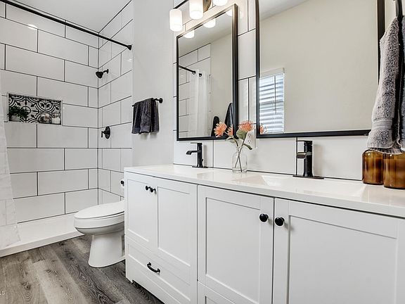 4th image of 15329 W Caribbean Ln
