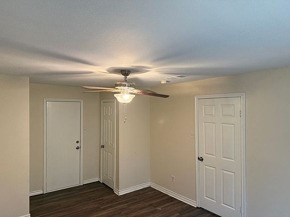 5th image of 1404 Martha Dr