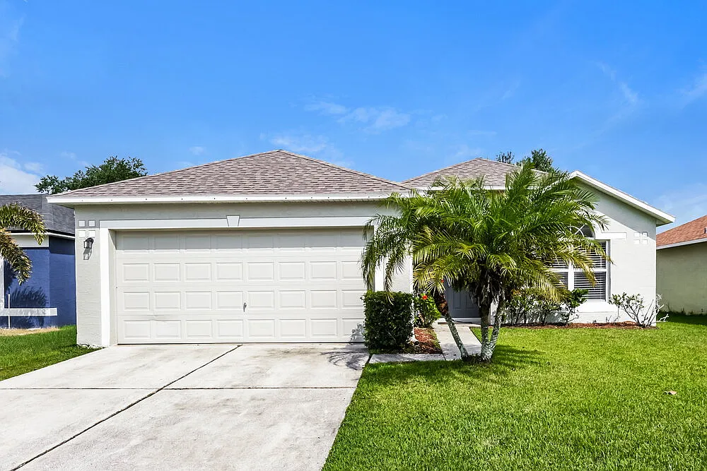 3 bed, 2.0 bath, 1645 sqft, $2,440 — Photo 1