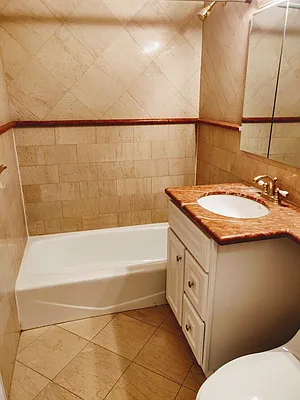 Rented by Winzone Realty Inc | media 3