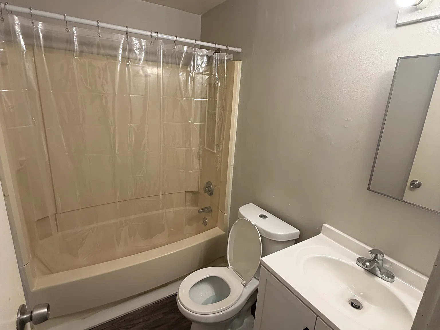 2 bed, 800 sqft, $1,650 — Photo 4