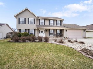 4113 Whispering Ridge PASS, Franklin, WI