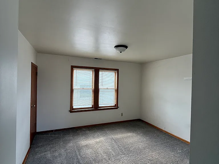 705 Rugby St — Photo 8