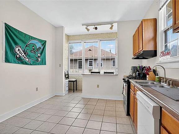 5th image of 2502 Nashville Ave