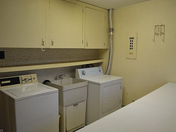 5th image of 3614 Edgewood Dr