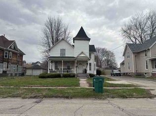 959 W Main St, Galesburg, IL 61401