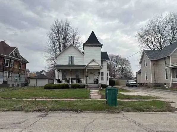 959 W Main St, Galesburg, IL 61401