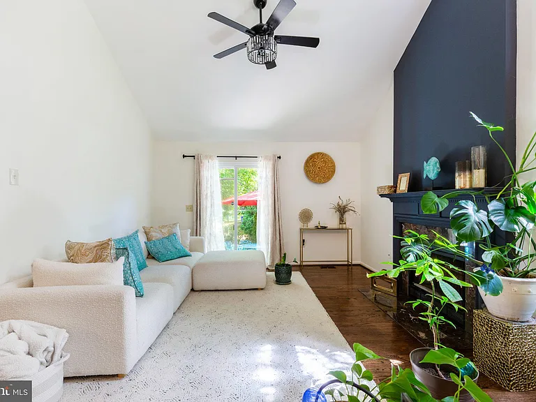 12 Chelsea Ct — Photo 5