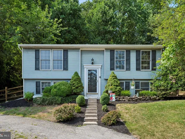 366 Jennifer Dr, Coatesville, PA 19320