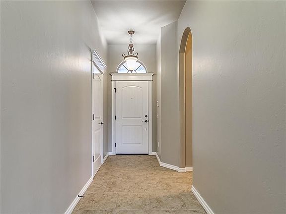 5th image of 400 SW 168th St