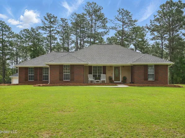 210 Longleaf Dr, Petal, MS 39465