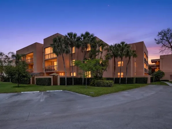 10975 SW 107th St APT 302, Miami, FL 33176
