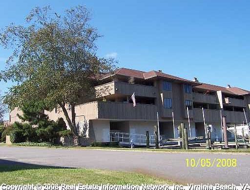 2nd image of 700 Oriole Dr APT 411B