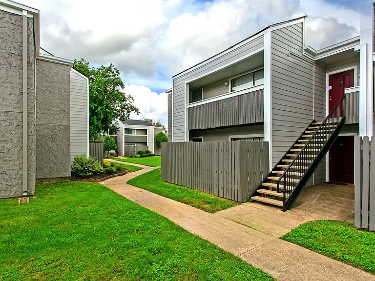 Tower Park Apartments — Photo 6