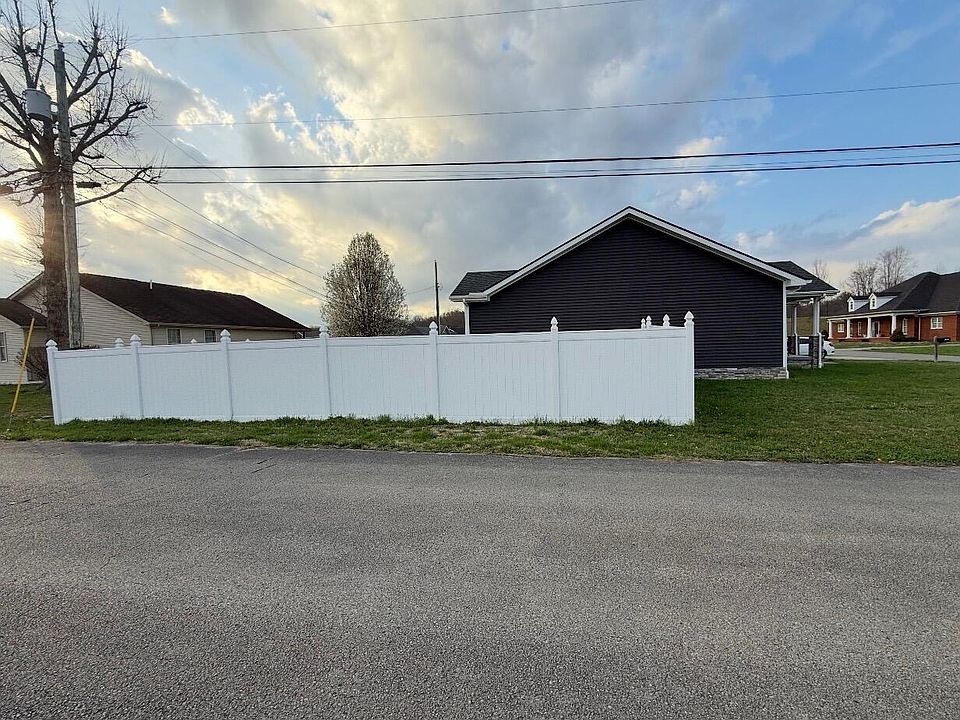 2nd image of 101 Cedar Ln