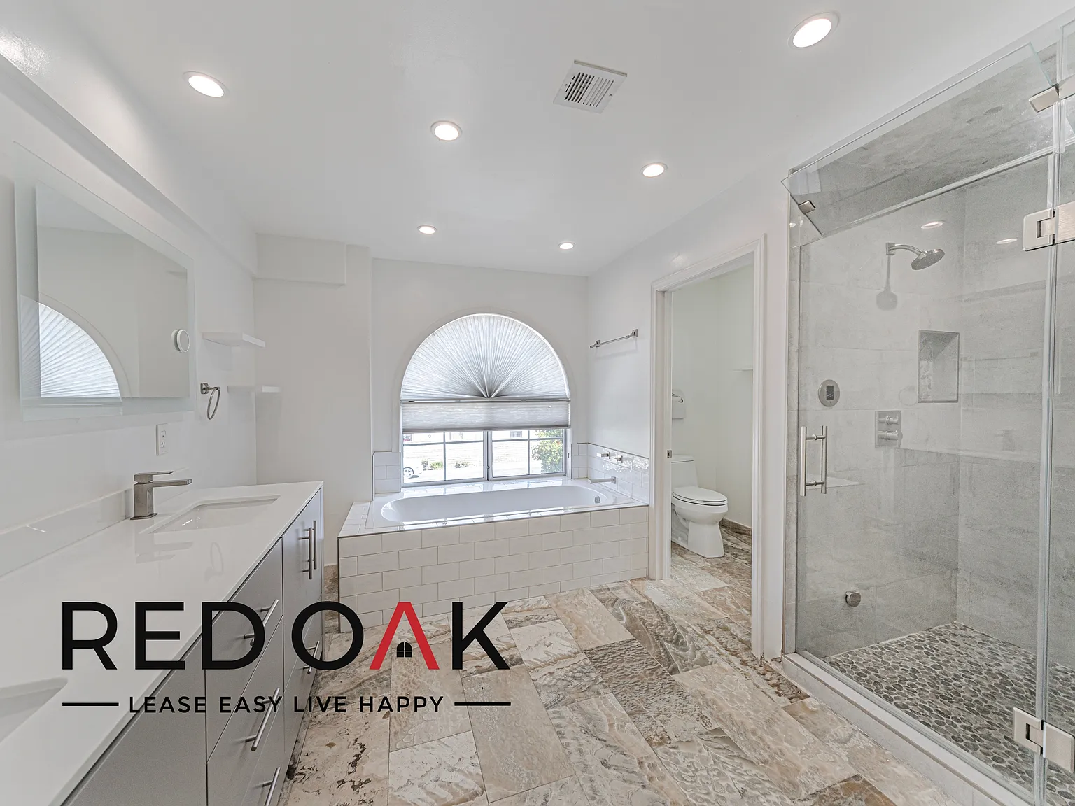 ~1 Month Free!~ Gorgeous Four Bedroom With In-Unit Laundry And Two Parking Spaces ~ In Tarzana Ne... — Photo 3